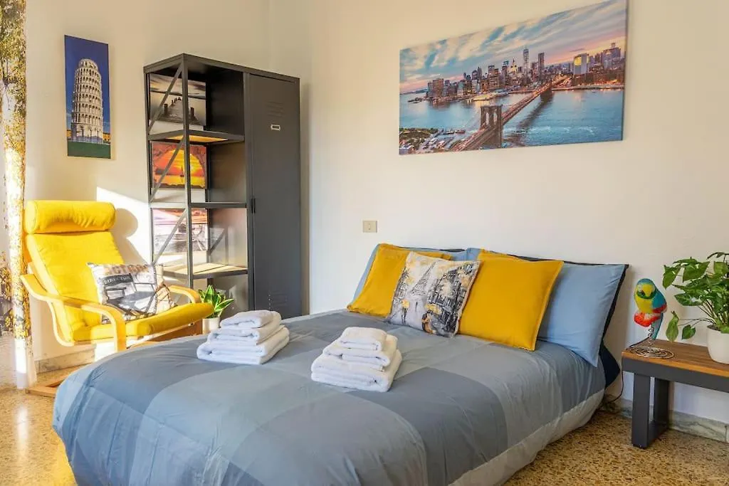 Apartment Giramondo - Pisa Train Station & Airport - Free Parking & Wifi