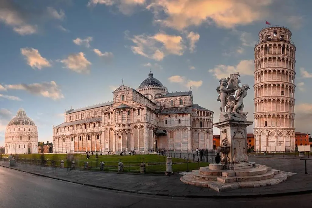 Apartment Giramondo - Pisa Train Station & Airport - Free Parking & Wifi Italy