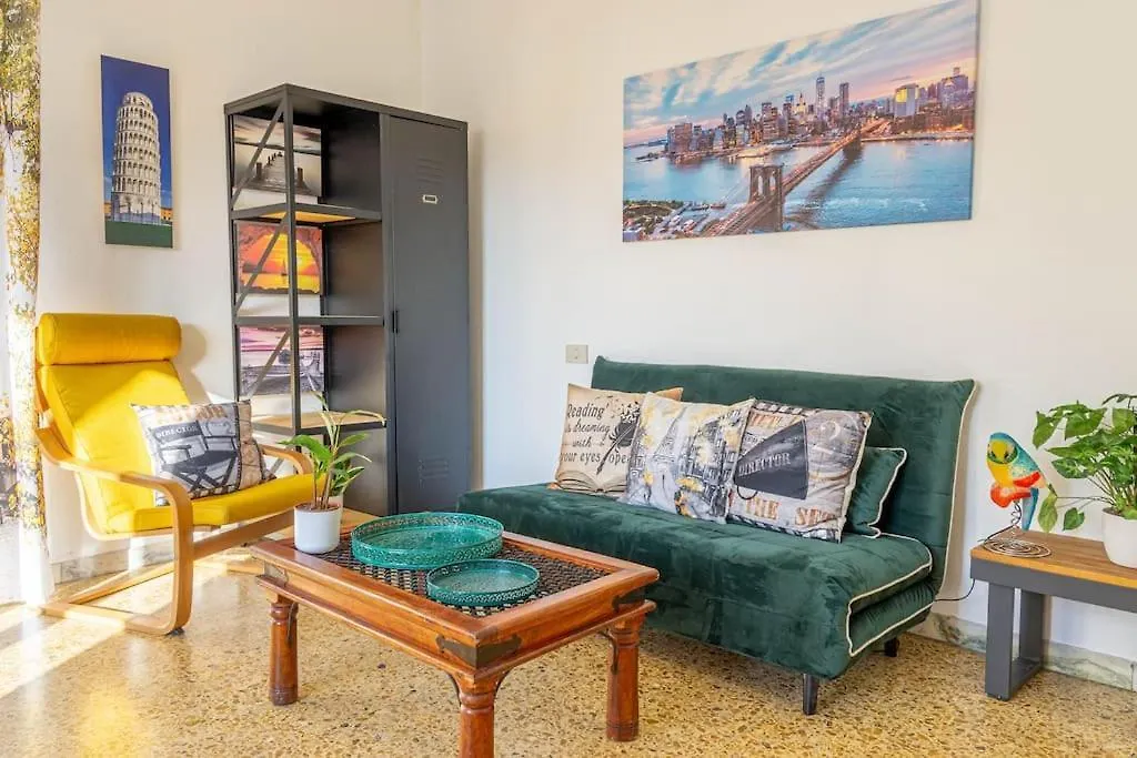 Apartment Giramondo - Pisa Train Station & Airport - Free Parking & Wifi
