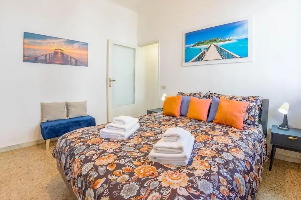 Giramondo - Pisa Train Station & Airport - Free Parking & Wifi 0*,