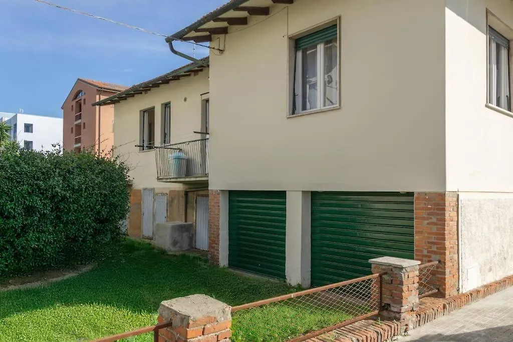 Giramondo - Pisa Train Station & Airport - Free Parking & Wifi Apartment