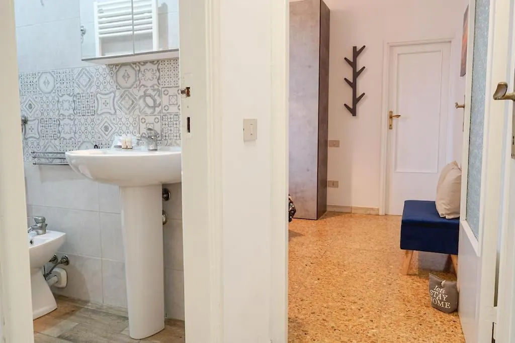 Giramondo - Pisa Train Station & Airport - Free Parking & Wifi Apartment