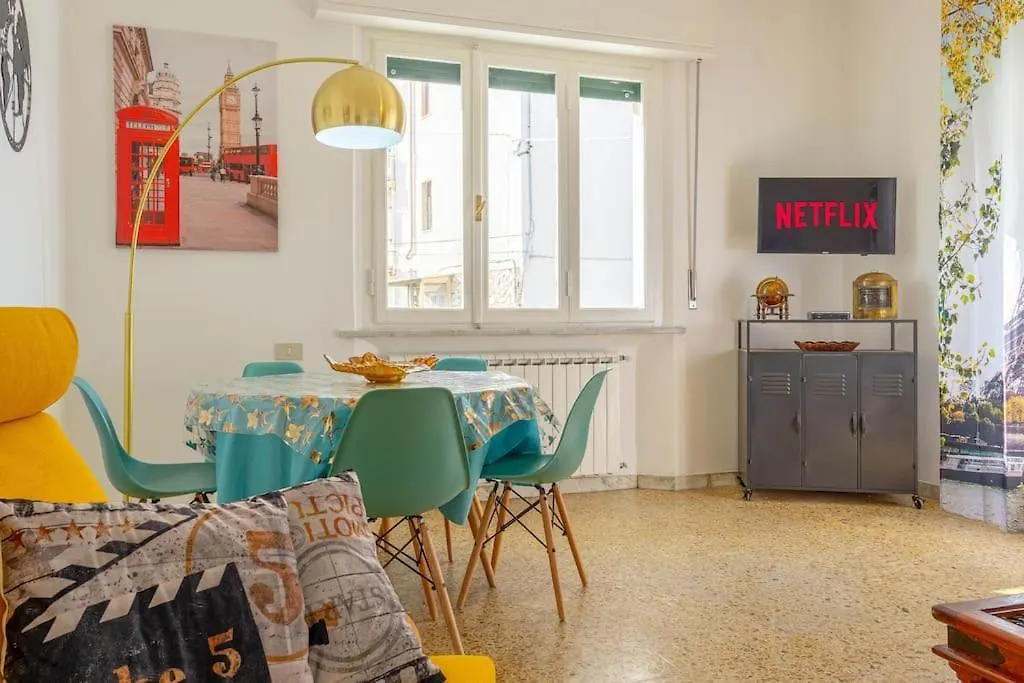 Apartment Giramondo - Pisa Train Station & Airport - Free Parking & Wifi