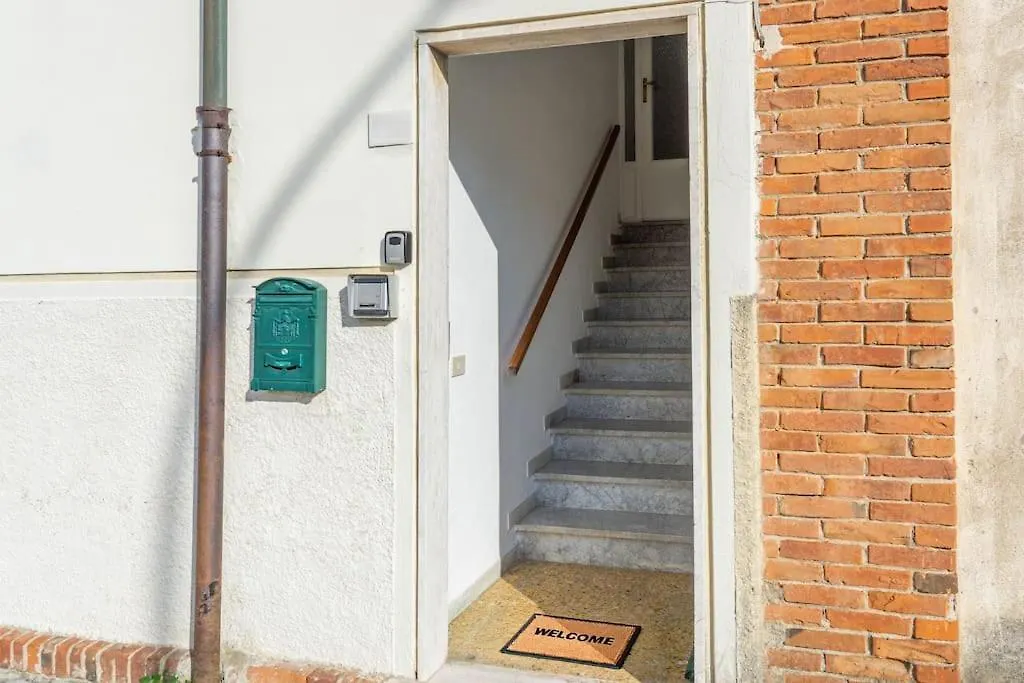 Giramondo - Pisa Train Station & Airport - Free Parking & Wifi Apartment